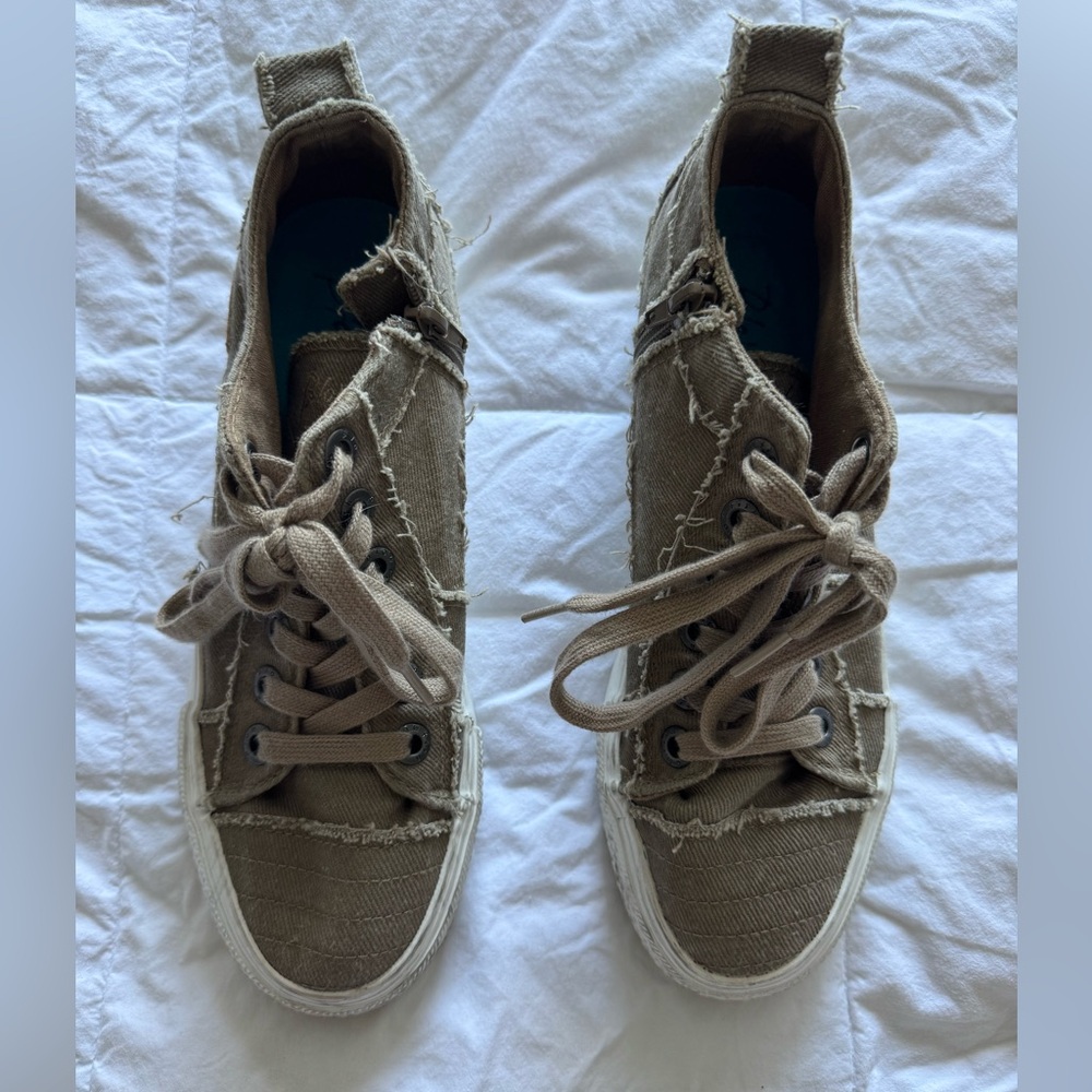 Blowfish Casual Brown Canvas Sneakers